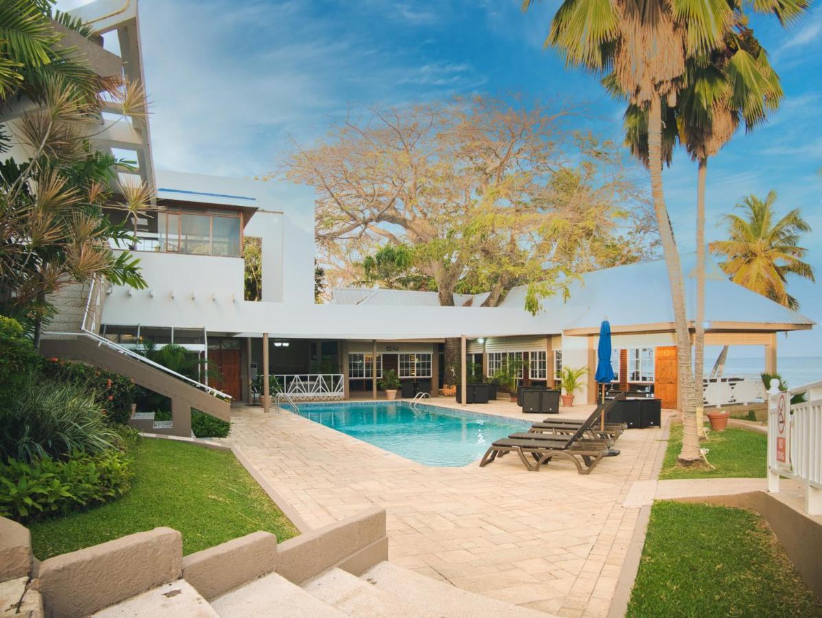 Tropikist Beach Hotel And Resort Crown Point Buitenkant foto